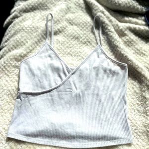 Basic women’s medium white crop top